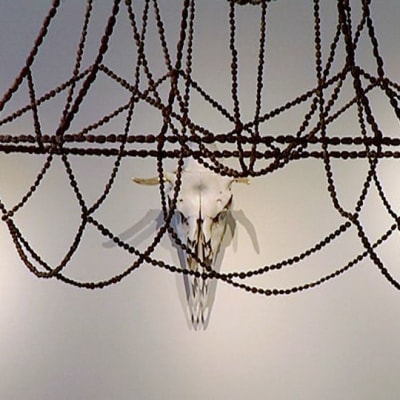 Viisi huonetta -näyttely, Anni Rapinojan taideteoksia