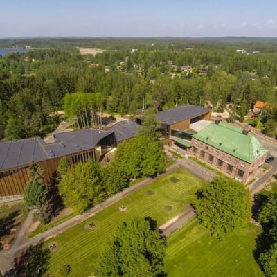 Uuden paviljongin valmistumisen jälkeen Serlachius museoissa on käynyt jo 106 000 vierasta.