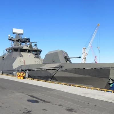 Rannikkolaivaston ohjusvene Tornio Röyttän satamassa.