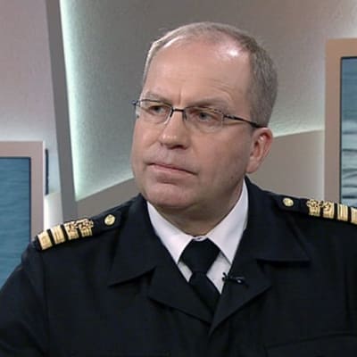 Merivoimien operaatiopäällikkö Olavi Jantunen Ylen aamu-tv:ssä keskiviikkona 29. huhtikuuta.
