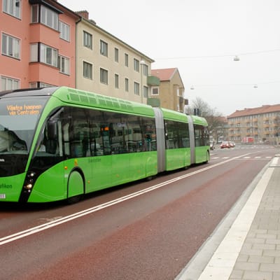 Superbussi Malmön keskustassa.