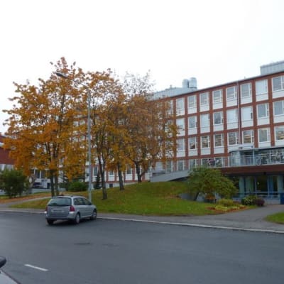 Savon ammatti- ja aikuisopiston rakennus Kuopion Presidentinkadulla.