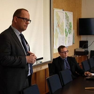 Vaasan kaupunginjohtaja Tomas Häyry esitteli torstaina vuoden 2015 talouden tasapainotusohjelmaa.