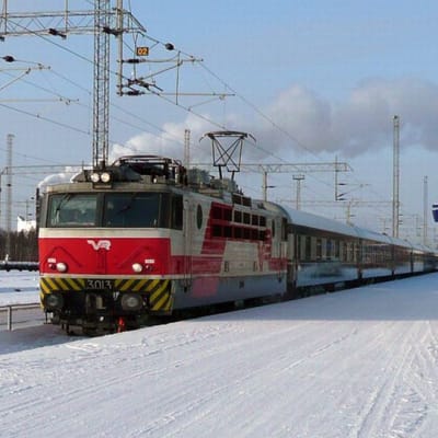 Juna Rovaniemen rautatieasemalla