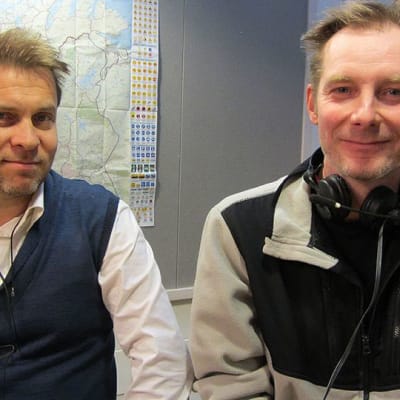 Jukka Perko ja Jukka Myllys Radio Perämeren studiossa