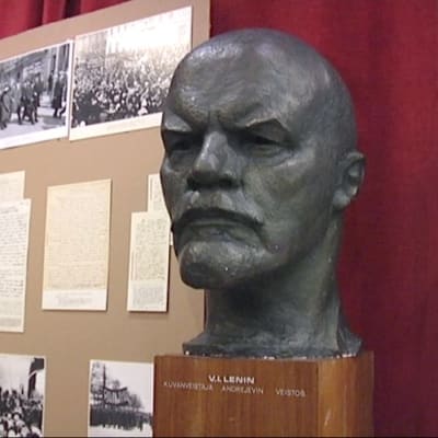 Lenin patsas Lenin-museossa.