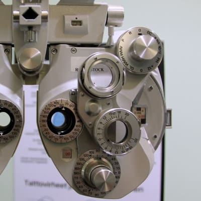 ikänäkö Specsavers optikko