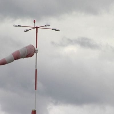 Tuulimittari Jyväskylän lentoasemalla.