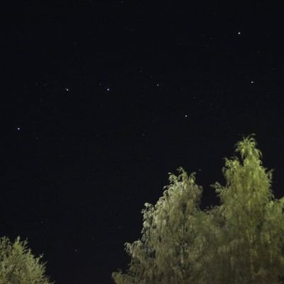 Otavan tähtikuvio yötaivaalla