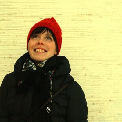 Riikka Pulkkinen kertoo vierailevansa Oulussa jatkuvasti unissaan.