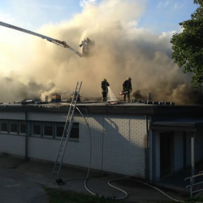 Tainionkosken koulun ruokalan katon tulipalo 27.8.2013.