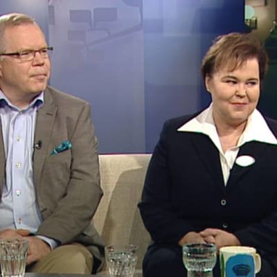 Marja Hemmi ja Jouko Heinonen Aamu-tv:n vieraana