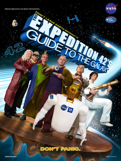 Nasa-astronauter utklädda till sina favoritkaraktärer från Douglas Adams succébok Liftarens guide till galaxen.