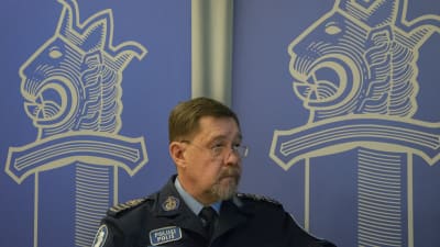 Portätt av biträdande polischef Bo-Erik Hanses vid Österbottens polisinrättning.