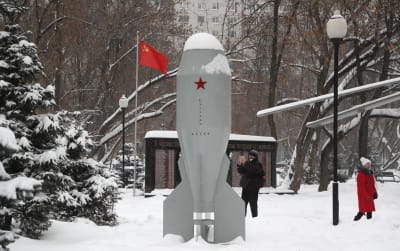 Ett monument i Moskva av Sovjetunionens första massproducerade taktiska kärnvapen. 