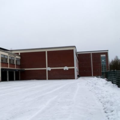 Kirkonkylän koulu Ruokolahdella