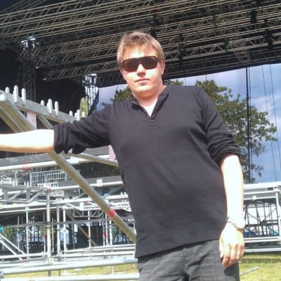 Teemu Vehkaperä kantaa huolta Saimaa Open Airin käytännön järjestelyistä