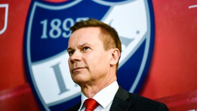 HIFK:s verkställande direktör Jukka Valtanen överraskas knappt längre av motgångar. 