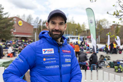 Thierry Gueorgiou kisapaikalla suunnistuksen SM-sprinteissä Jyväskylässä.