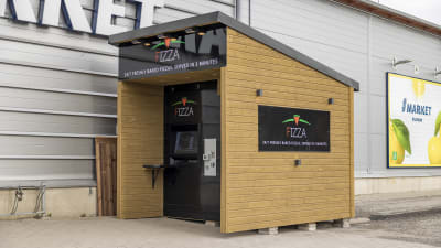 Oulun S-market Kaakkurissa sijaitsee Fizza rakennus, josta saa pizzaa.