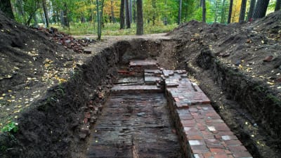 Arkeologiska utgrävningar vid Kabanovs bunker i Hangö. 