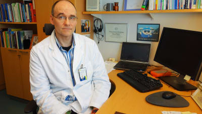 Mikrobiolog Tapani Tuomi på Arbetshälsoinstitutet