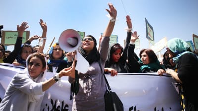 Kvinnor i Afghanistan demonstrerar efter mordet på Farkhunda. Demonstrationen hölls i Kabul den 27 april 2015.