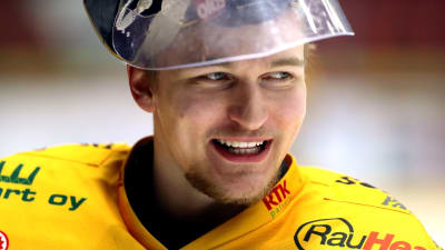 Förra säsongen spelade Kaapo Kähkönen FM-ligahockey i Lukko.