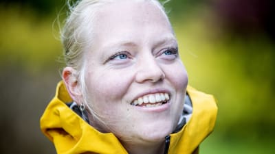 Tarja Krum på en evenemangsdag inom ramen för projektet WELLcome - Wellbeing and integration through sports i Pansio i Åbo den 31.5.2022.