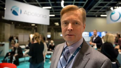 Timo Närhi on hammaslääkäri ja professori.  