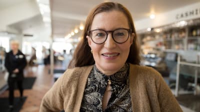 Pia Pakarinen on Helsingin Kaupungin Kasvatuksen ja koulutuksen apulaispormestari. 