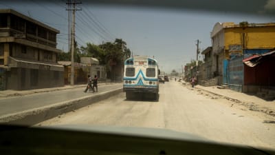Martissant är en av de stadsdelar i Port-au-Prince som kontrolleras av kriminella gäng. Den här bilden togs i augusti i år då gatorna där såg rätt ödsliga ut. 