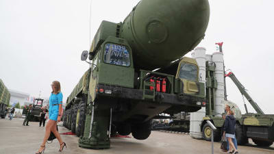 En rysk kärnvapenrobot på en vapenutställning utanför Moskva.