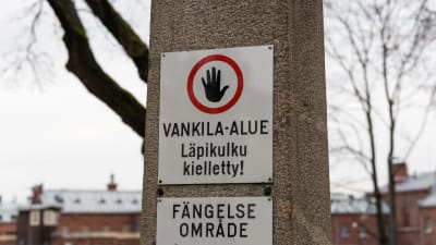 Helsingin vankilan varoituskyltti