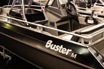 Buster båt