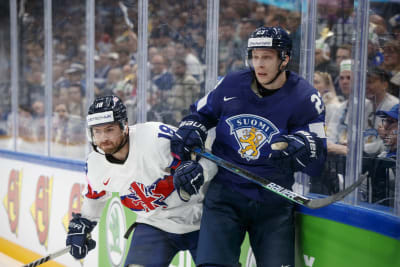 Britannian Lewis Hook ja Leijonien Esa Lindell kuvassa