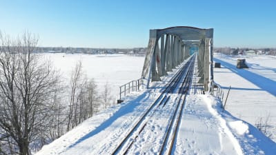 Bron för tågtrafik mellan Torneå och Haparanda. 