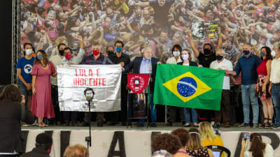Lula da Silva är populär. Här talar han i Sao Bernardo do Campo, Sao Paulo 10.3.2021