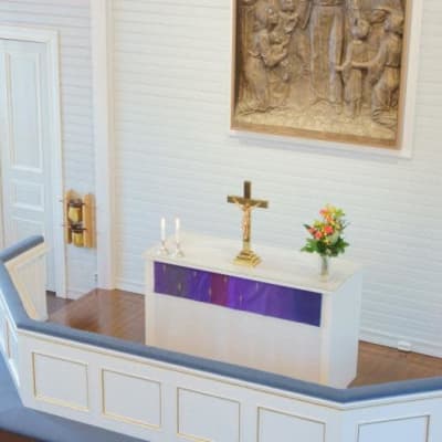 Altaret i Åggelby gamla kyrka