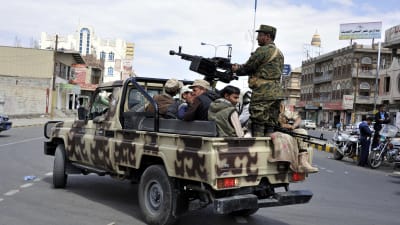 Houthirebellerna har också koncentrerat styrkor i centrum och nere i hamnen i Hodeida