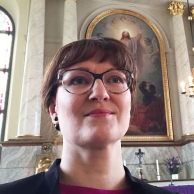 Myös lapsi voi saada ehtoollisen, muistuttaa kirkkoherra Satu Saarinen Oulusta.