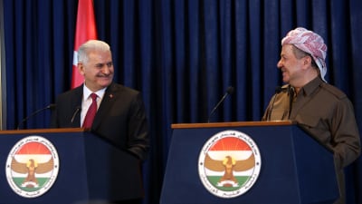 Turkiets premiärminister Binali Yıldırım besöker Irakiska Kurdistans president Massoud Barzani i Erbil i januari 2017.