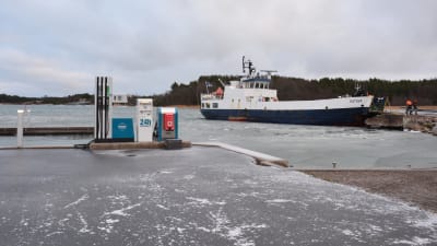m/s Satava trafikerar längs Iniörutten.