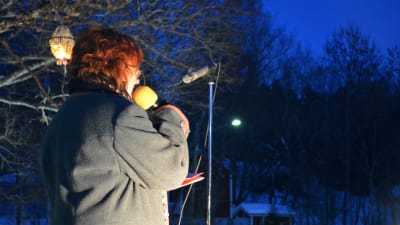 kommundirektör tiina heikka håller tal på skottdagen i lappträsk 2016