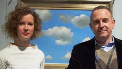 Konsthistorikern Julie Waseige och chefen för Fotografiska museet i Charleroi Xavier Canonne