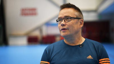 Markku Tuomi på bild. Han är Teemu Tamminens gamla tränare och numera tränare för Cocks damlag.