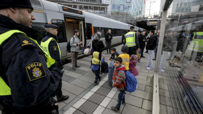 Id-kontroll av flyktingar i Sverige