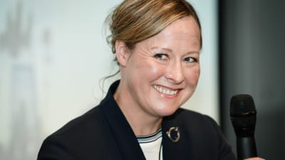 Juulia Jyläs på presskonferens inför Helsinki International Horse Show 2017.