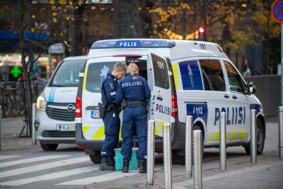 Poliisi operaatio Helsingin keskustassa.