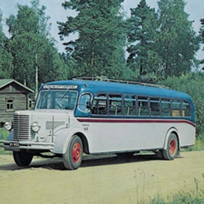  1939 vuosimallinen entistetty Sisu linja-auto,